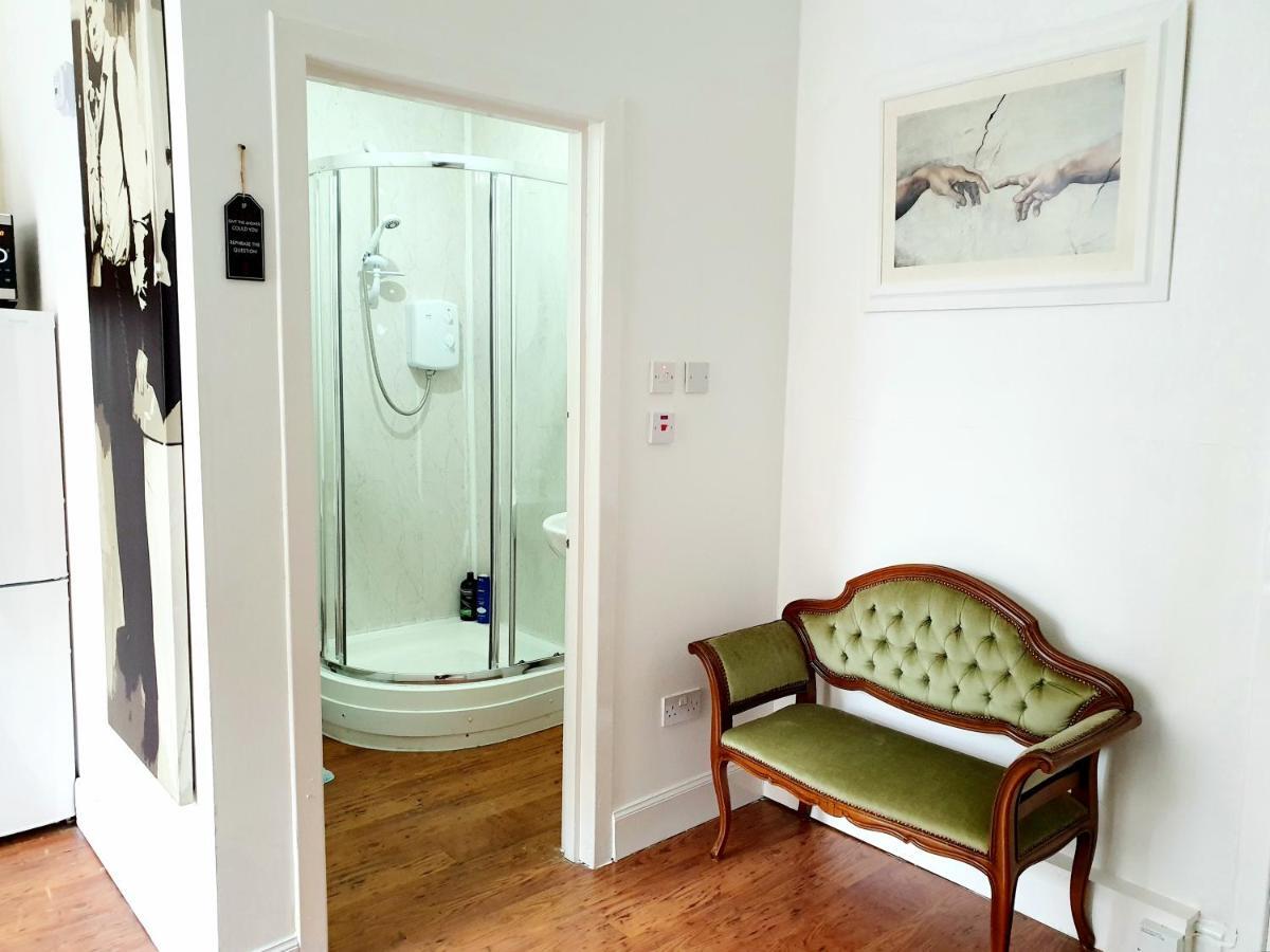 Stunning Studio Apartment In The Heart Of City Centre Glasgow Buitenkant foto